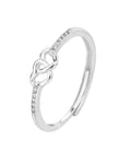 Anillo ajustable con doble corazon enlazado y circonias en plateado