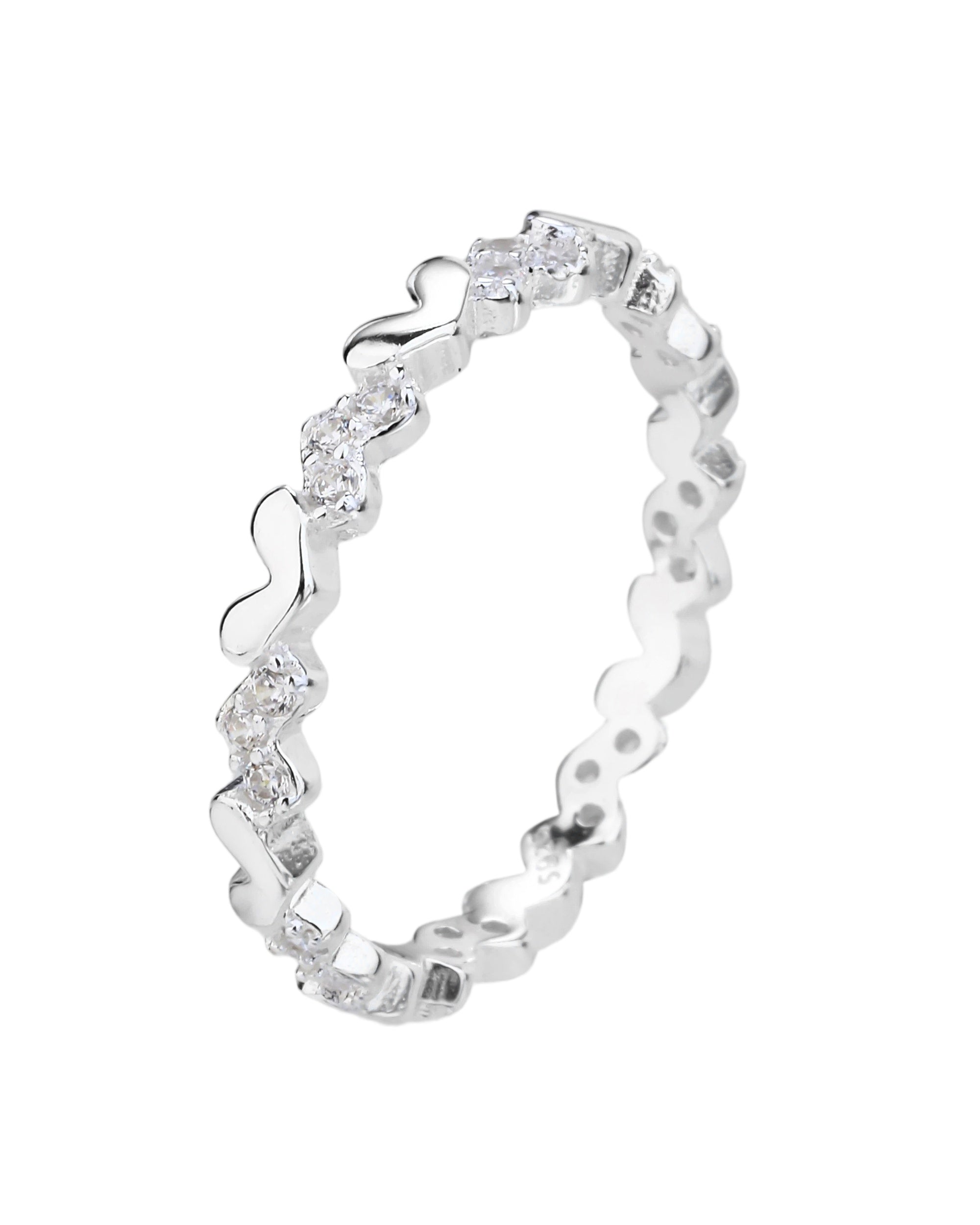 Anillo de corazones con circonia blanca en plateado