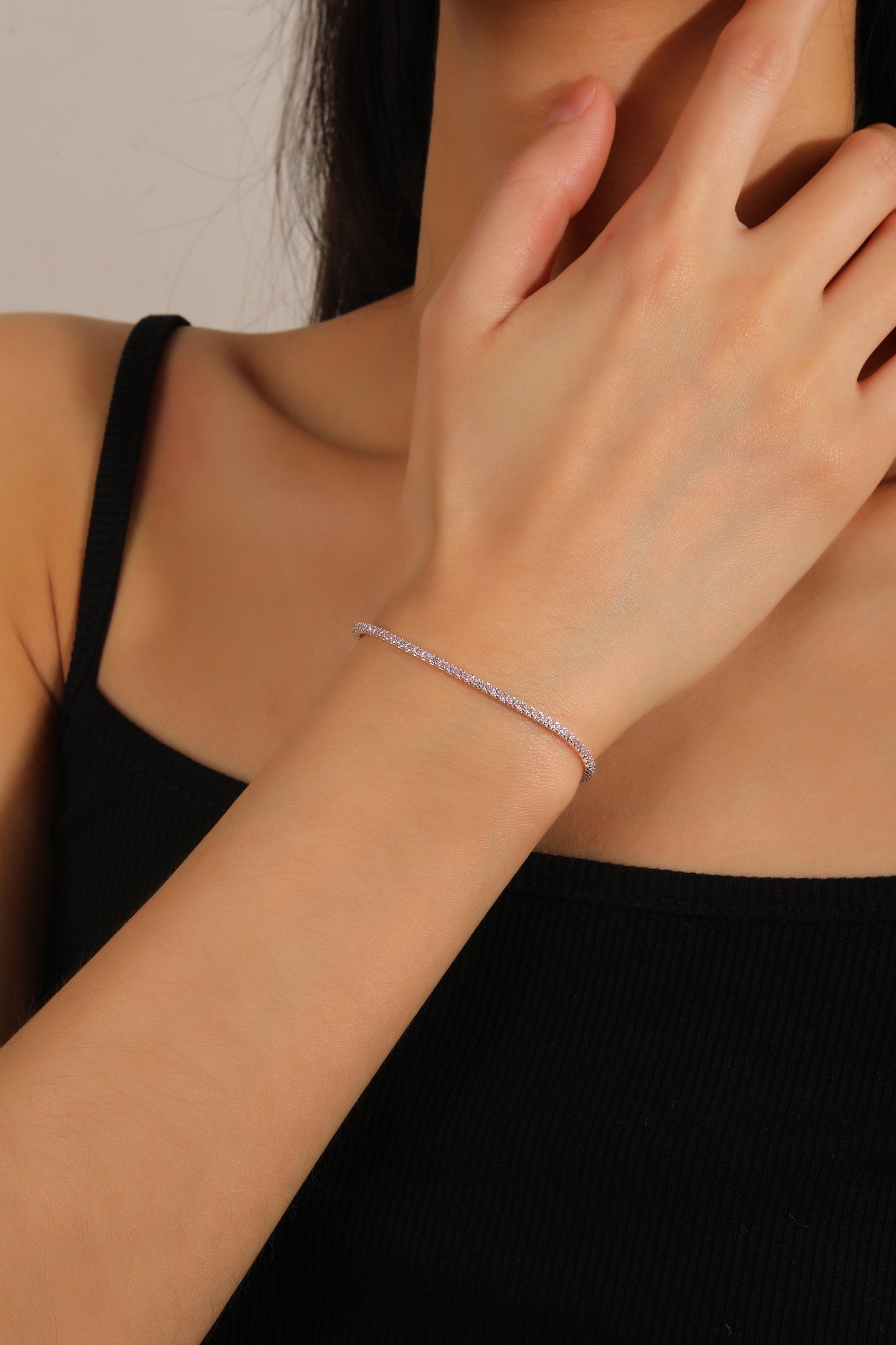 Pulsera tenis 1.5mm con circonia redonda de color 17+3cm en plateado