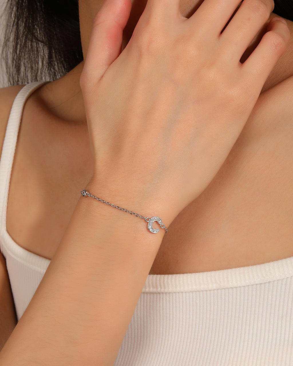 Pulsera de letra con circonia 17+3cm blanca en rodizado