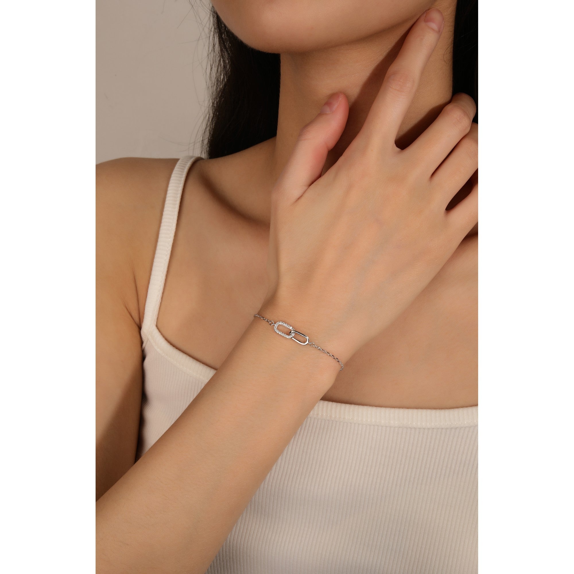 Pulsera sencilla de eslabones encontrados con circonia en rodizado
